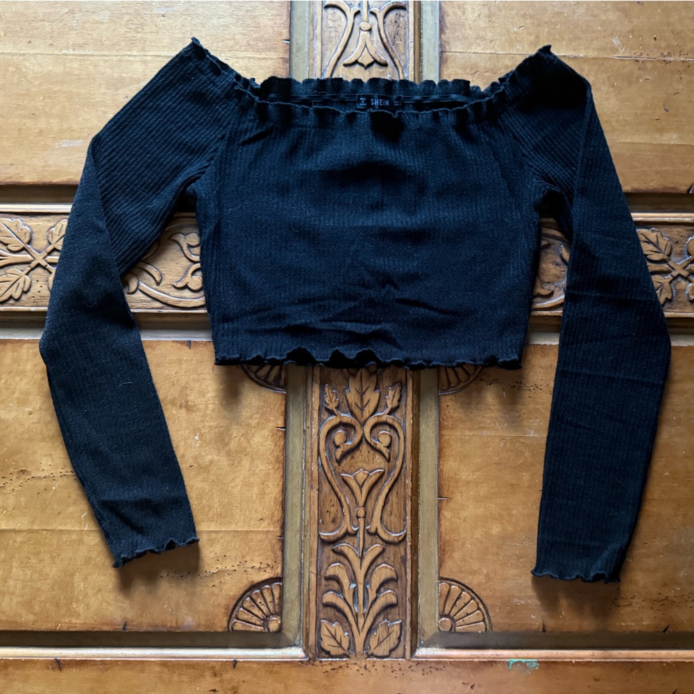 SHEIN Black Ribbed Knit Top